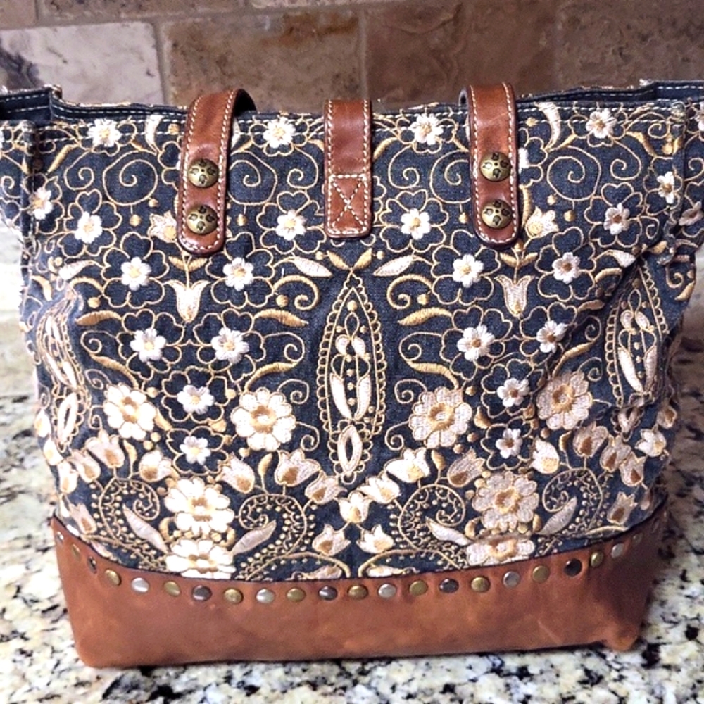 ✔️ Patricia Nash Leather & Embroidered Tote in Brown/Cream and Black/Dark Blue - Picture 6 of 11